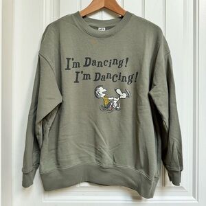 Uniqlo x Peanuts Linus and Snoopy Oversized Khaki Cotton Crew Neck. Size M